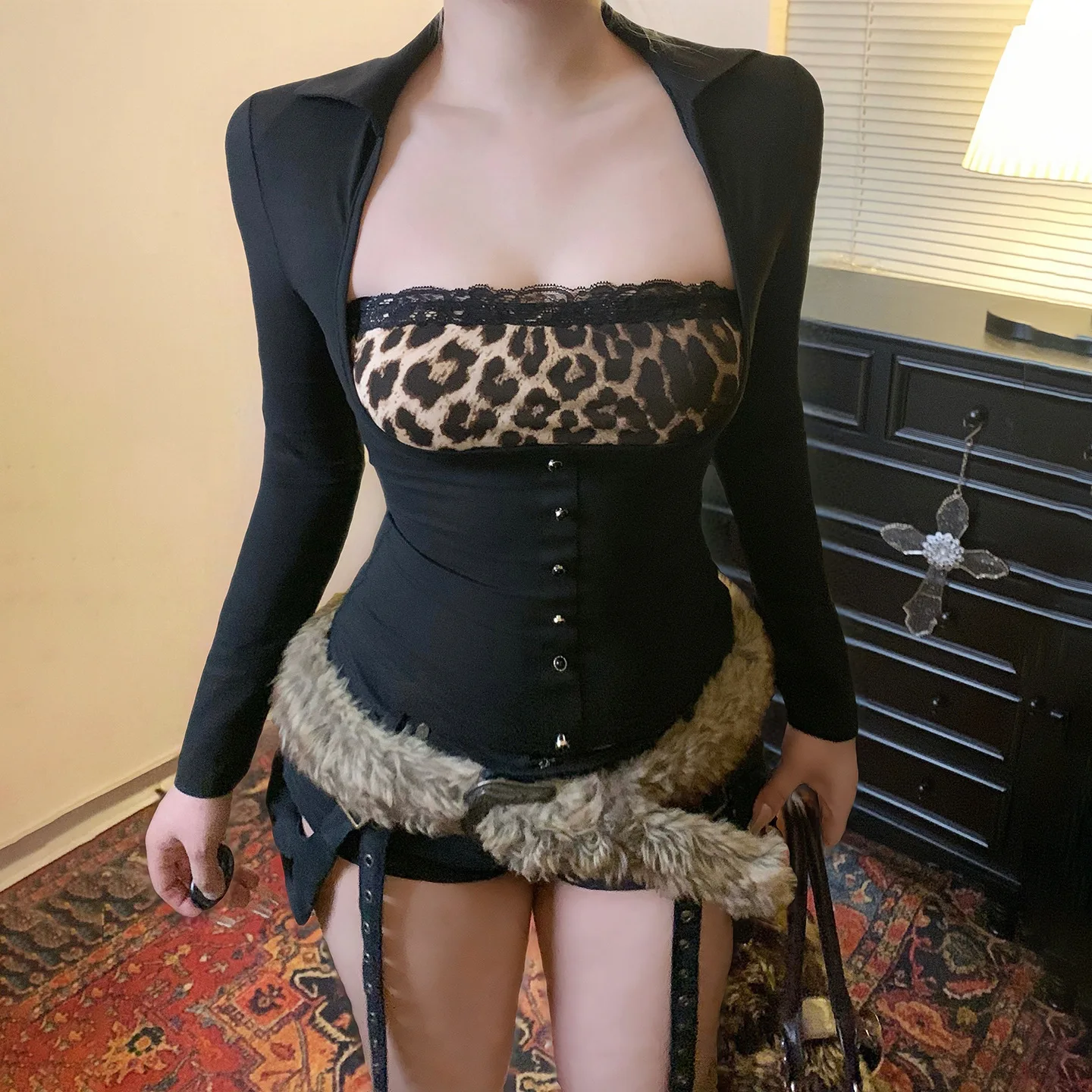 

Women's 2026 New Dark Sexy Y2K Leopard Print Lace Patchwork Fake Two Piece Long Sleeve Top, Retro Unique Design Hot Girl Tee