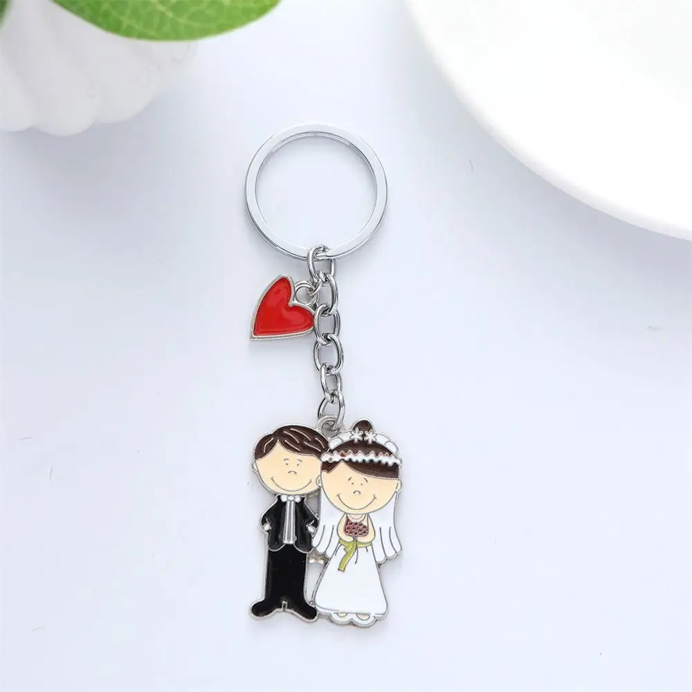 Lovely Enamel Bride Keychains Wedding Dress Heart Love Bridegroom Keychains Metal Cartoon Couple Key Ring Women Girls