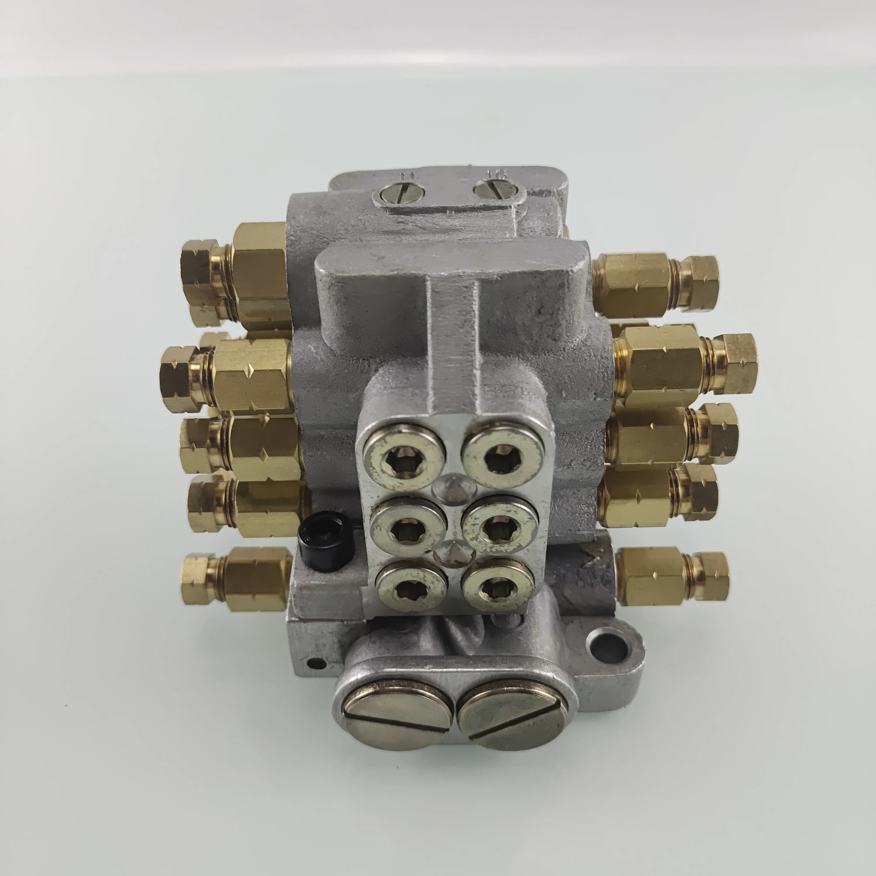 

JPQ1 Type Punch Press Dedicated Progressive U16 Butter Oil Separator & Circulation Indicator U-16M