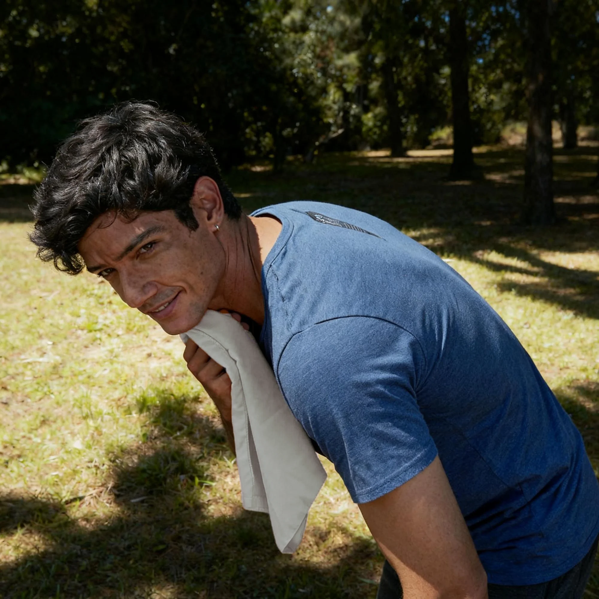 منشفة من الألياف الدقيقة سريعة الجفاف ومدمجة للغاية وخفيفة الوزن مقاس 38 × 38 سم مثالية للسفر والصالة الرياضية والتخييم مناسبة لرحلة الشاطئ ومنشفة جيب للاستحمام #3