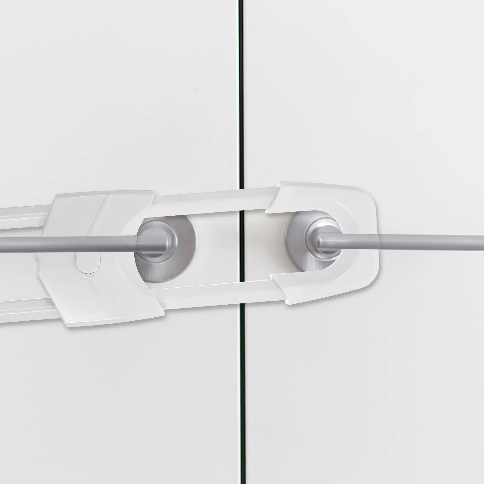 

Набор из 6 пластиковых замков-фиксаторов для детской безопасности: для кухонных шкафов, ящиков, холодильников. Надежная защита, простая установка.