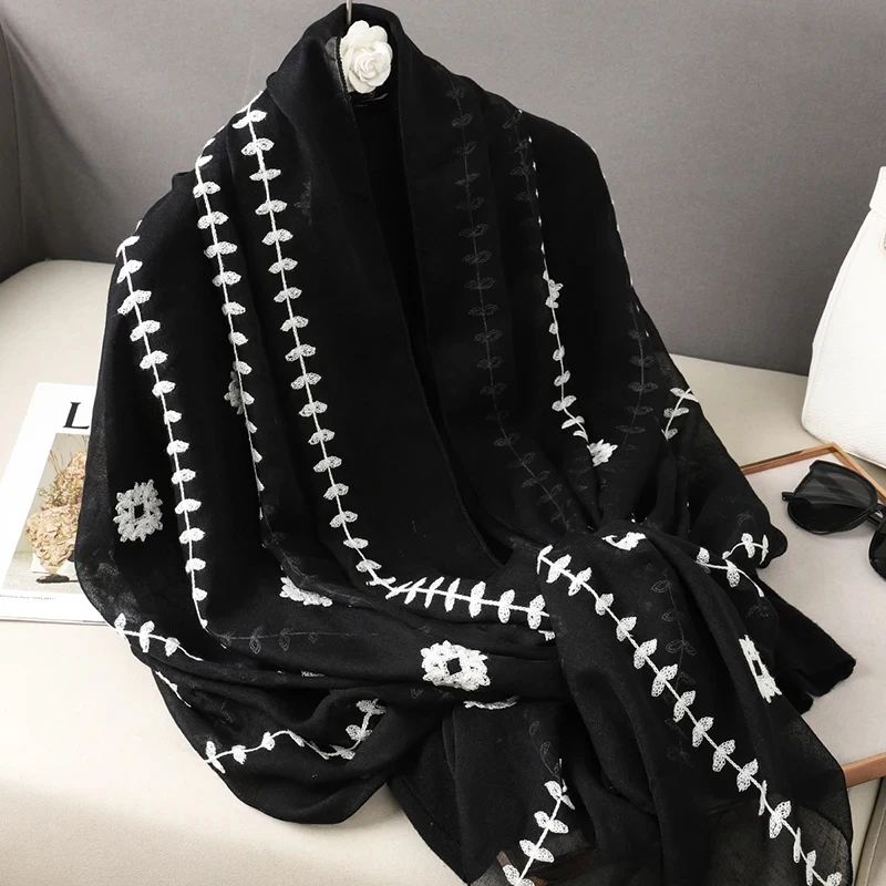 New Luxury Brand Fashion Embroidery Scarf Designer For Women Shawl Bandana Scarves And Wraps Soft Muslim Hijab 2024