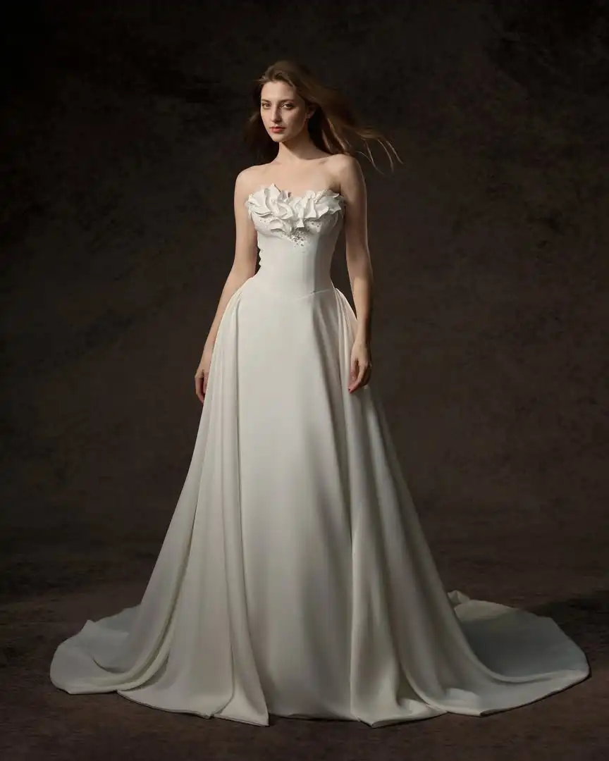 Women's Fashion Hand Made Flower  Strapless Sleeveless Wedding Dresses Customized Satin A-line Court Train Bride Wedding Gowns