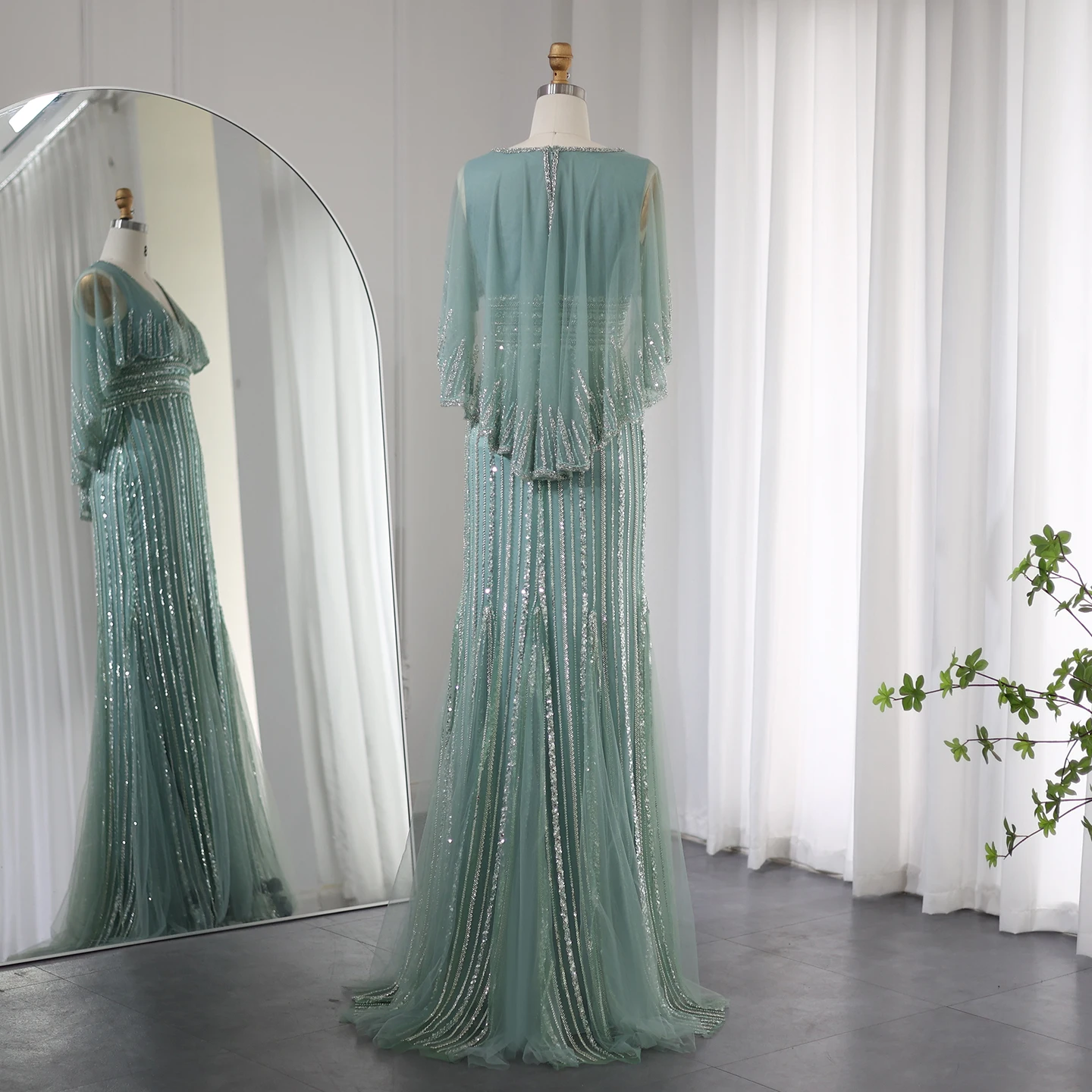 Sharon Said Dubai Luxuriöse Salbeigrüne Meerjungfrauen-Abendkleider mit Cape, V-Ausschnitt, Arabisch, für Hochzeitsfeier, SS284, Maßanfertigung – Detail 11