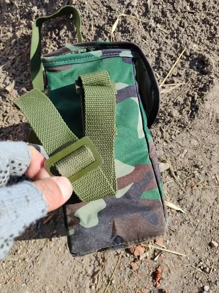 الفائض العسكري الأصلي الجيش الصيني F05 قناع حقيبة وودلاند كامو على ظهره الحقيبة