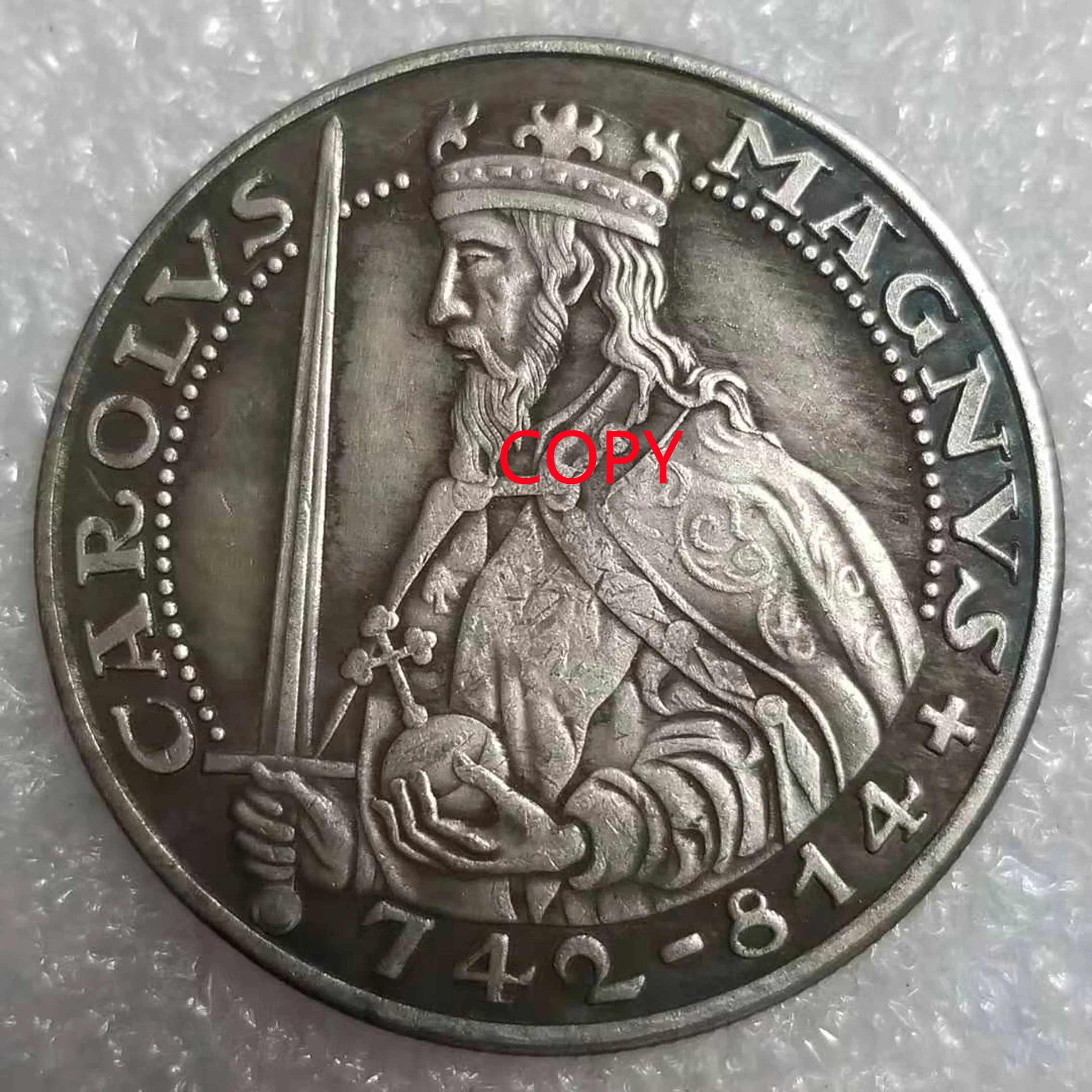 The King Wields A Sword 36MM Diameter Metal Challenge Coins Lucky Coins Magic Props Birthday Gifts Home Decor Collectibles