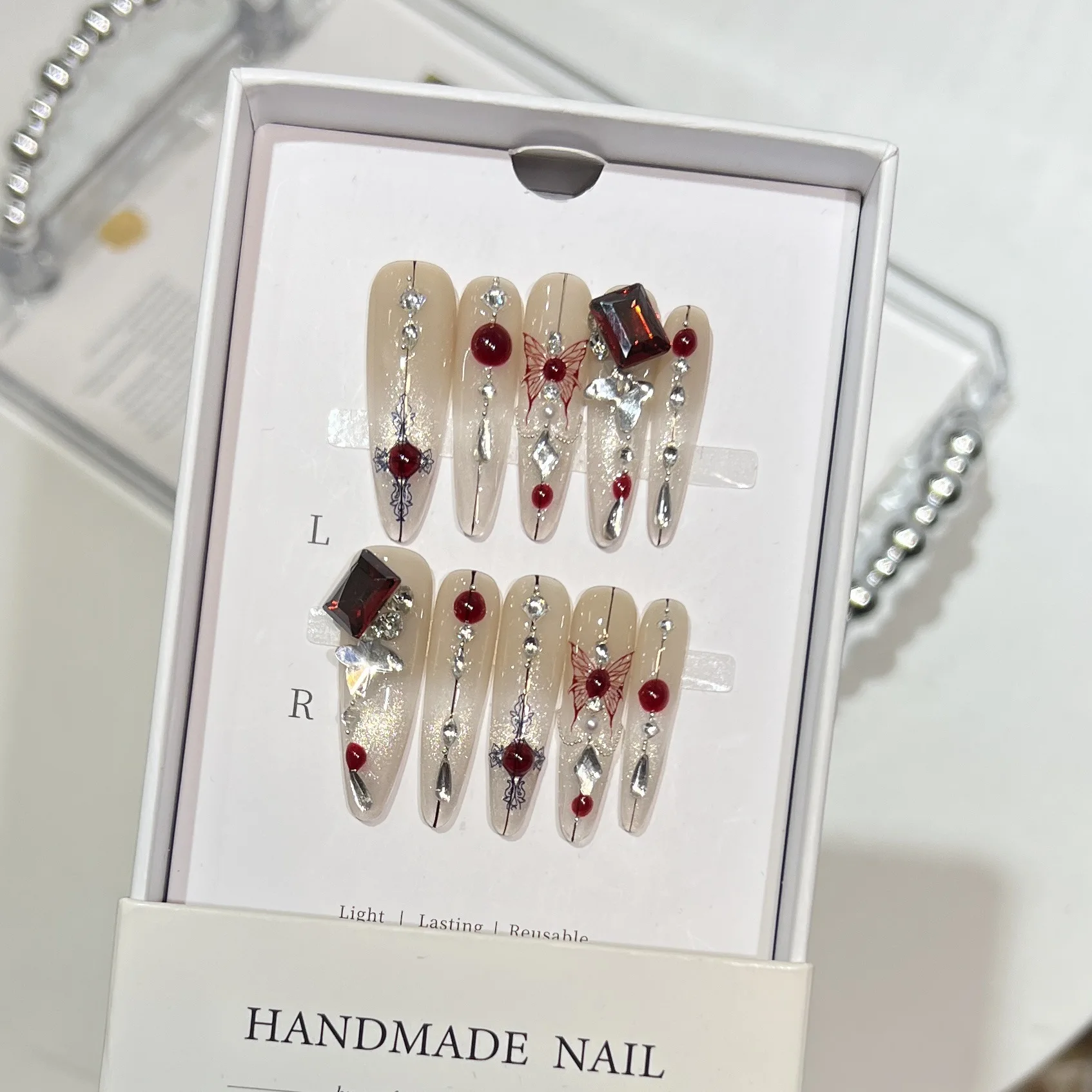 10pcsHandmade Long Stiletto Press on Nails Gothic Style Cat Eyes Retro Red Rhinestone Design Sweet Cool False Nail Wearable Nail