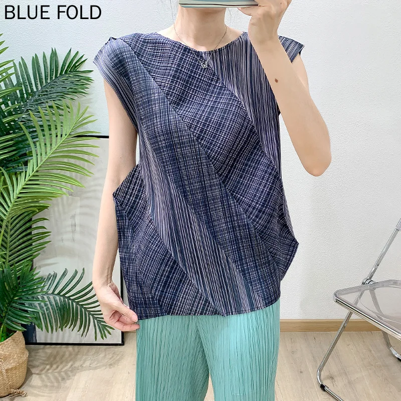 

Authentic Counter-quality Miyake Pleated Hand Embroidered Soft Fabric Casual Versatile Printed T-shirt for Summer 2025