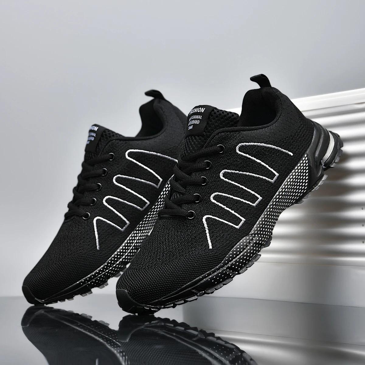 

Men's running shoes, fashionable and considerate casual shoes, casual sports shoes