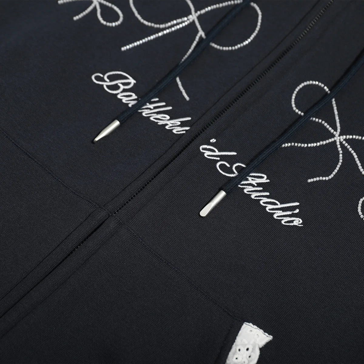 LOUIS YAO Color Contrasting Letter Bow Pattern Embroidered Hooded Jacket 2025 Winter Casual Hooded Thick Top Cardigan