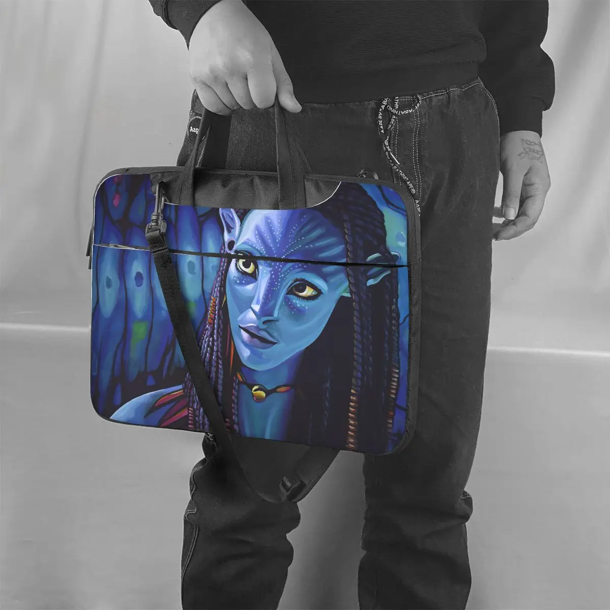 Imagem -06 - Zoe Saldana Como Neytiri em Avatar Laptop Bolsa Case Bolsa Protetora do Computador Vintage Bicicleta Crossbody Laptop Pouch