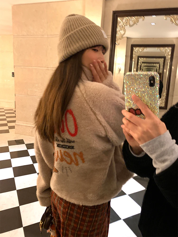 

Women's Fur Coat 2025 New Lamb Fur Jacket Small Size Embroidery Warm Winter Clothes Eco-friendly Fur Long Sleeve Korean Style