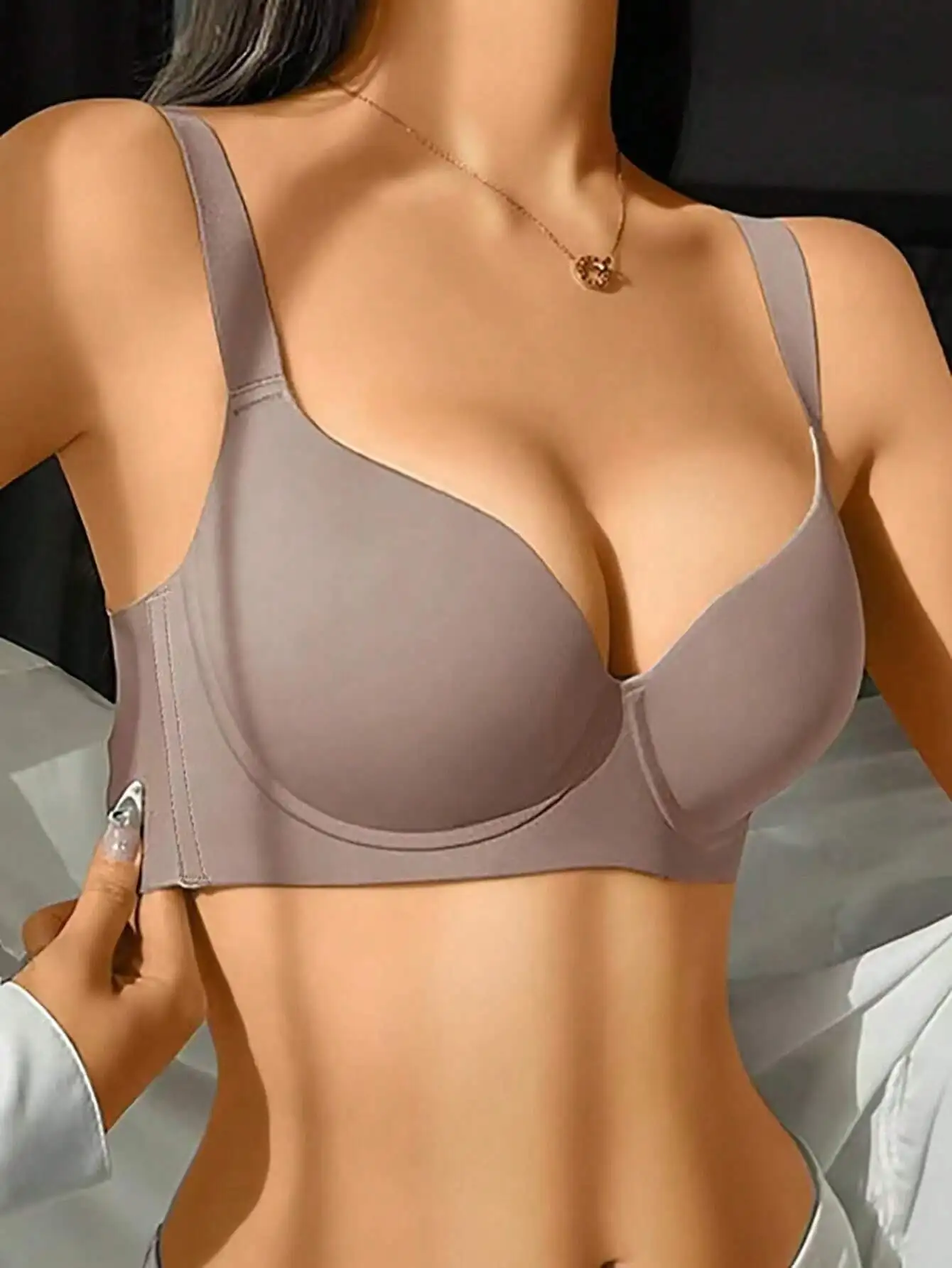 

Мягкий однотонный бесшовный бюстгальтер с полной поддержкой и боковой поддержкой груди