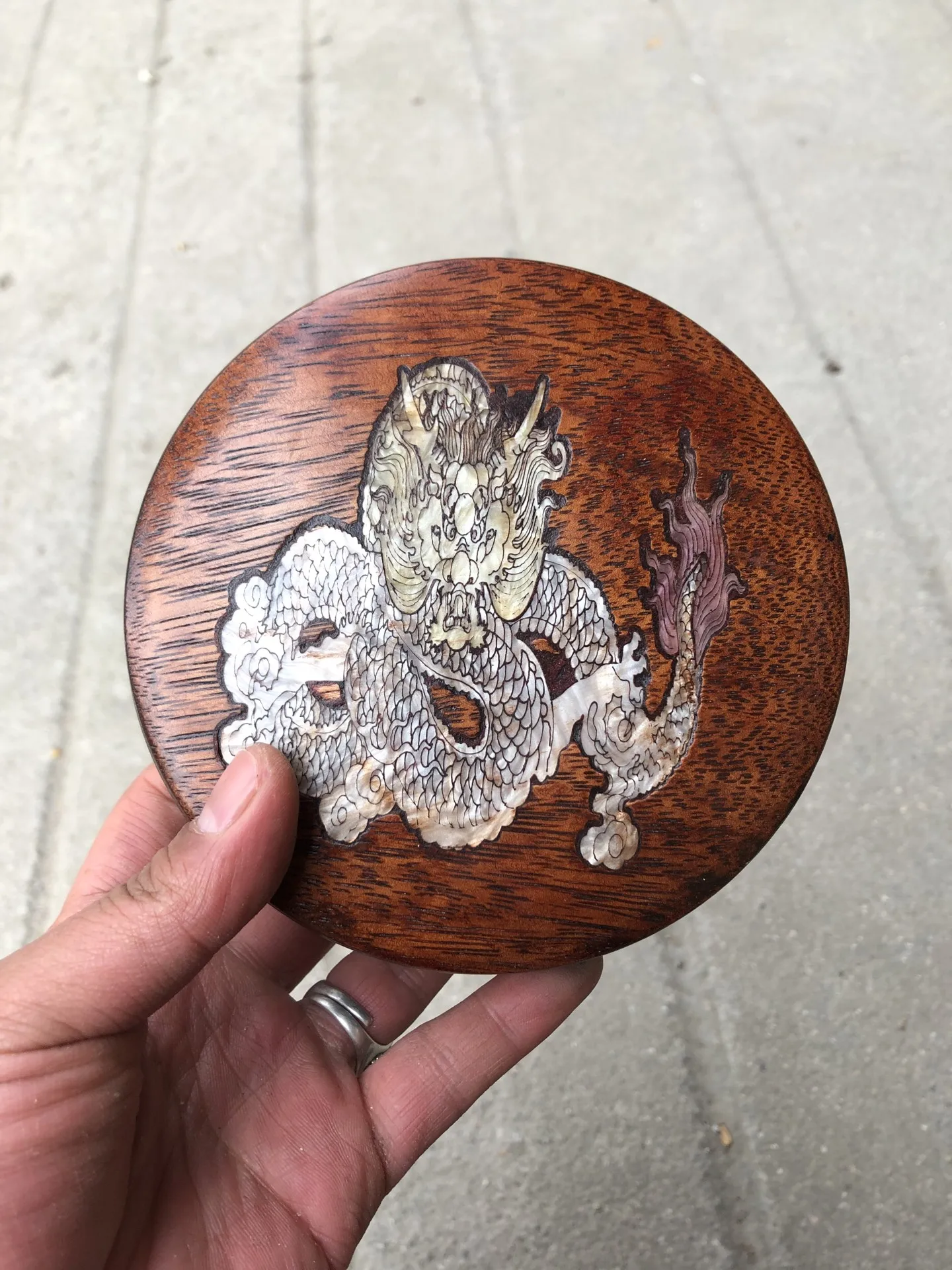 

China rosewood inlaid black dragon shell jewelry box