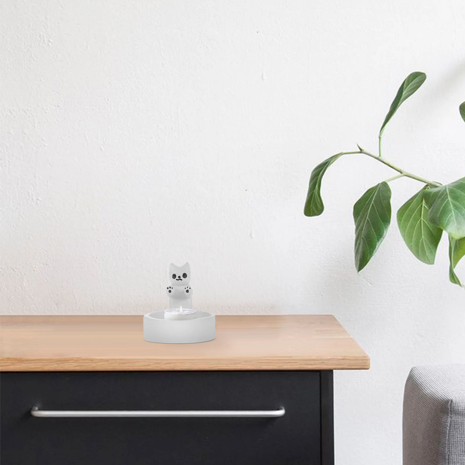 

Adorable Cat Candleholder Tealight Holder Modern Style Household Decor All Match Fashionable Stable Bottom Table Shelf