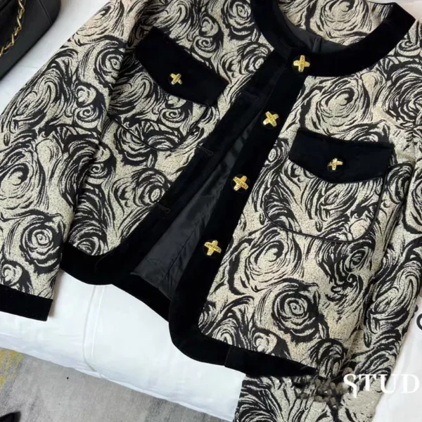 Korean retro ink painting small fragrance coat women's autumn and winter high-grade velvet stitching round neck short coat