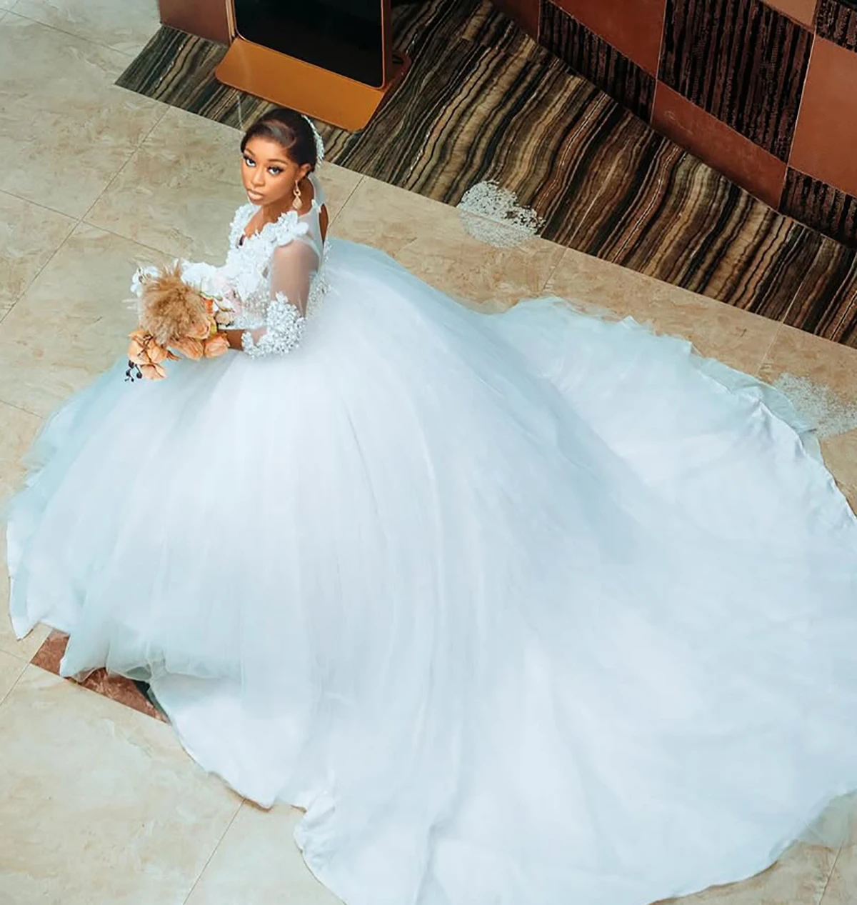 تخصيص الخامس الرقبة اليدوى اللؤلؤ الثقيل يزين فستان الزفاف Vestidos Noivas Ballgown 3/4 كم طويل فستان زفاف #4