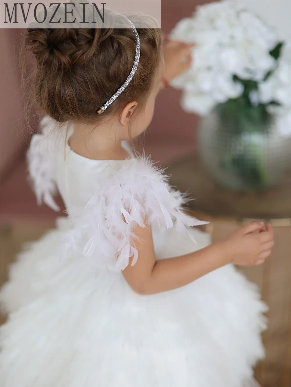 Mvozein White Flower Girl Dress Layers Girl Dress Feather Wedding Party Dress Kid\'s Birthday Dress First Communion Dress