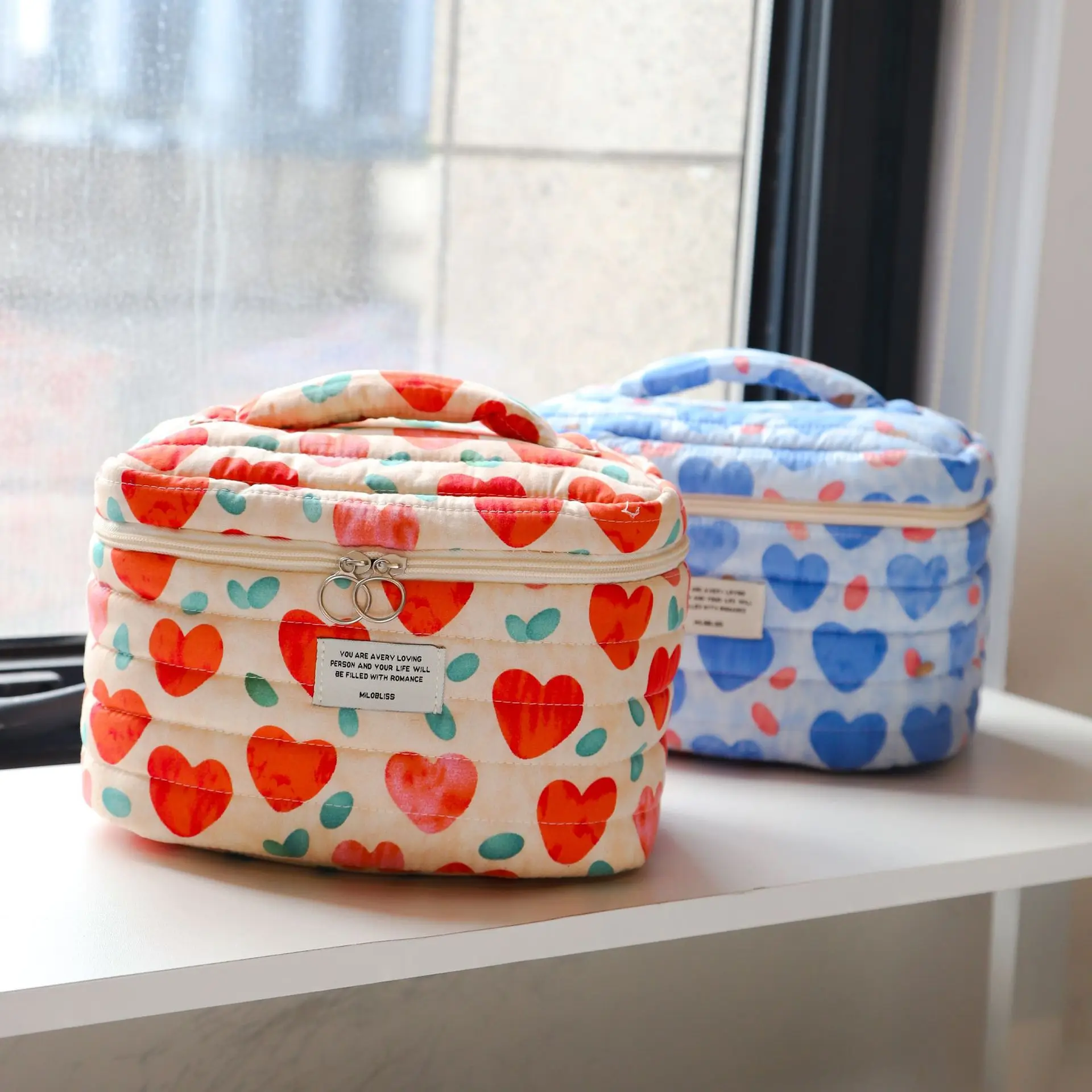 Cute Heart Makeup Bag Aesthetic Cosmetic Organizer Portable Toiletry Pouch for Women Travel Handbag Storage Bag