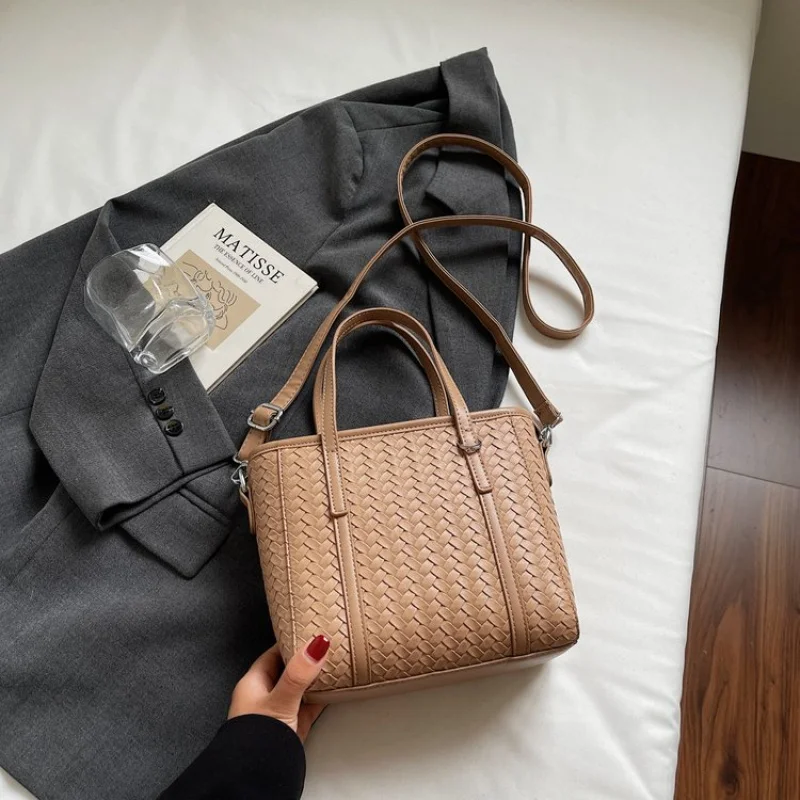 

Elegant Women's Handbag Messenger Bag Tote, Leather Material, Famous Designer Collection,Classic Shoulder Crossbody Luxury Brand