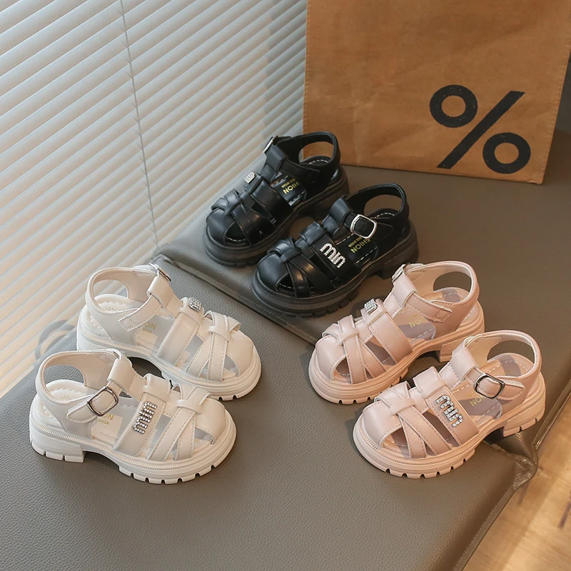 

Новые детские сандалии, летние дышащие удобные сандалии с мягкой толстой подошвой, нескользящие, водонепроницаемые, на платформе, плетеные римские туфли для девочек