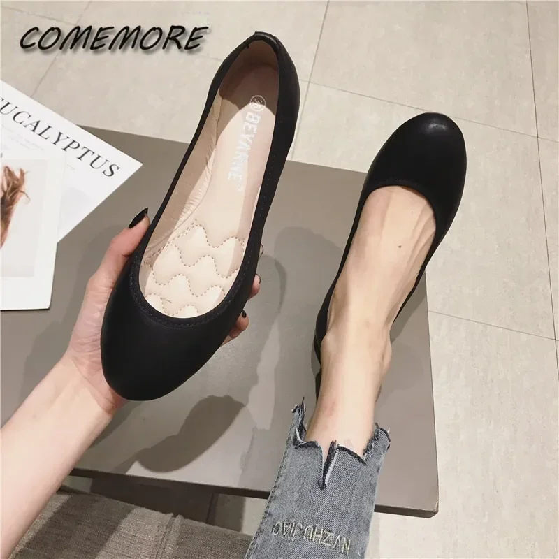 Women Ballet Flat Shoes Round Toe Silver Gold Slip on Loafers Lazy Casual Shoes Plus Large Size Waterproof Comfortable Luxury PU