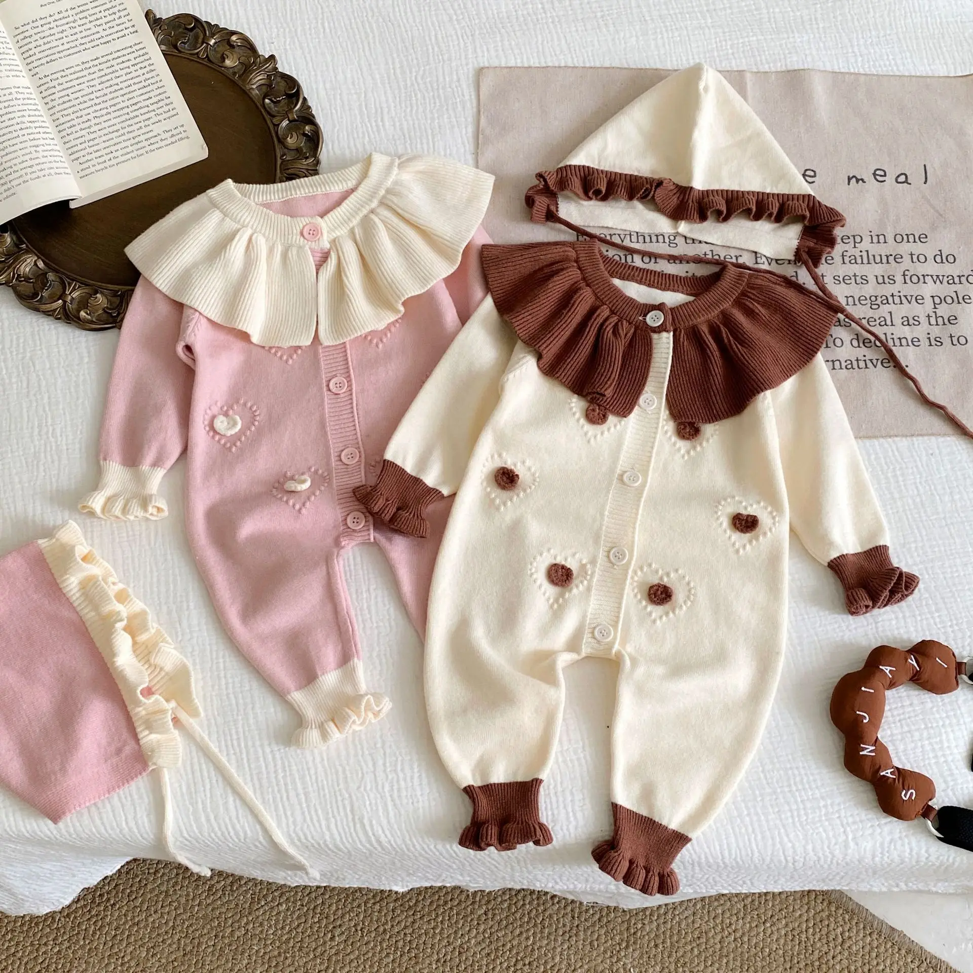 

2025 Autumn New Baby Girl Long Sleeve Knit Romper + Hat Newborn Toddler Girl Cute Heart Jumpsuit Infant Knitted Sweater 0-24M