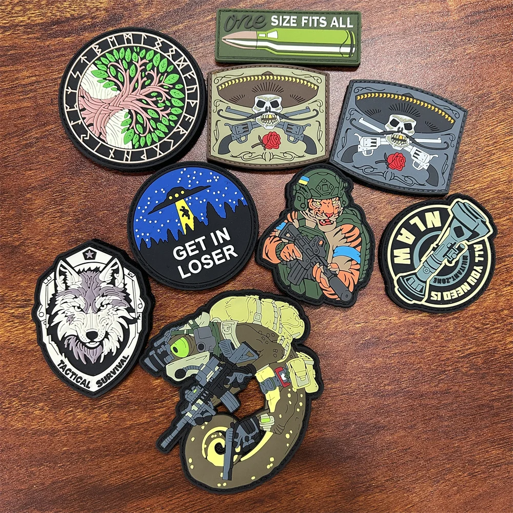 Opaska bojowa Mighty Tiger PVC Głowa wilka Odznaka morale Eksploracja na świeżym powietrzu Sprzęt wojskowy Naklejki na plecak z haczykiem i pętelką