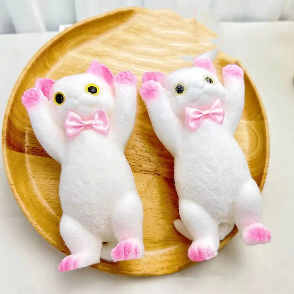 Boneca de gato grande dos desenhos animados brinquedo de apertar gato sino arco em forma de gato brinquedo de apertar animal colorido boneca artificial espremer brinquedo escritório