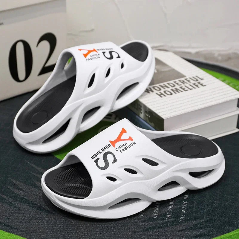 

Men's Large-sized Home Slippers Lightweight Color-blocked Soft Quick-drying and Anti-slip New Style Beach Outdoor Casual Sandals