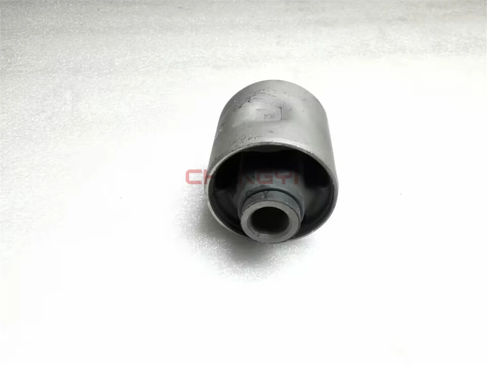 Front Differential Support Bushing Rubber Sleeve For Pajero Pinin H65W H66W H67W H76W H77W MB430694 MB672106