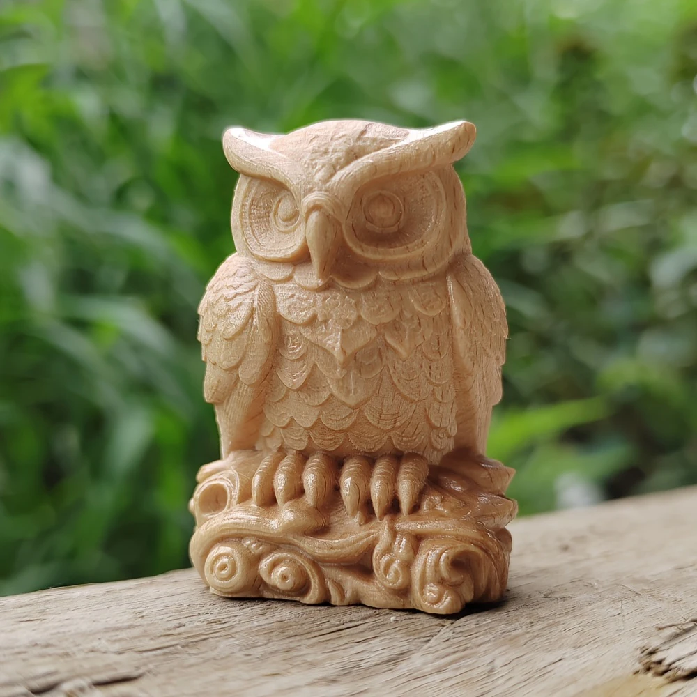 Carved Wooden Owl Figurine on a Tree Stump, Realistic Style, Suitable for Christmas Gifts, New Year Gifts, Office Decoration, Halloween Decorations, Back-To-School Season Gifts, Birthday Gifts, Study Room, Living Room