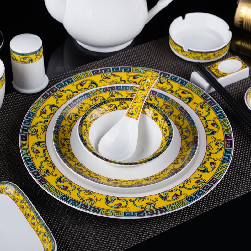 Chinese-style Golden Palace Hotel sets the table, ceramic tableware, bone saucers, wing bowls, spoons and cups