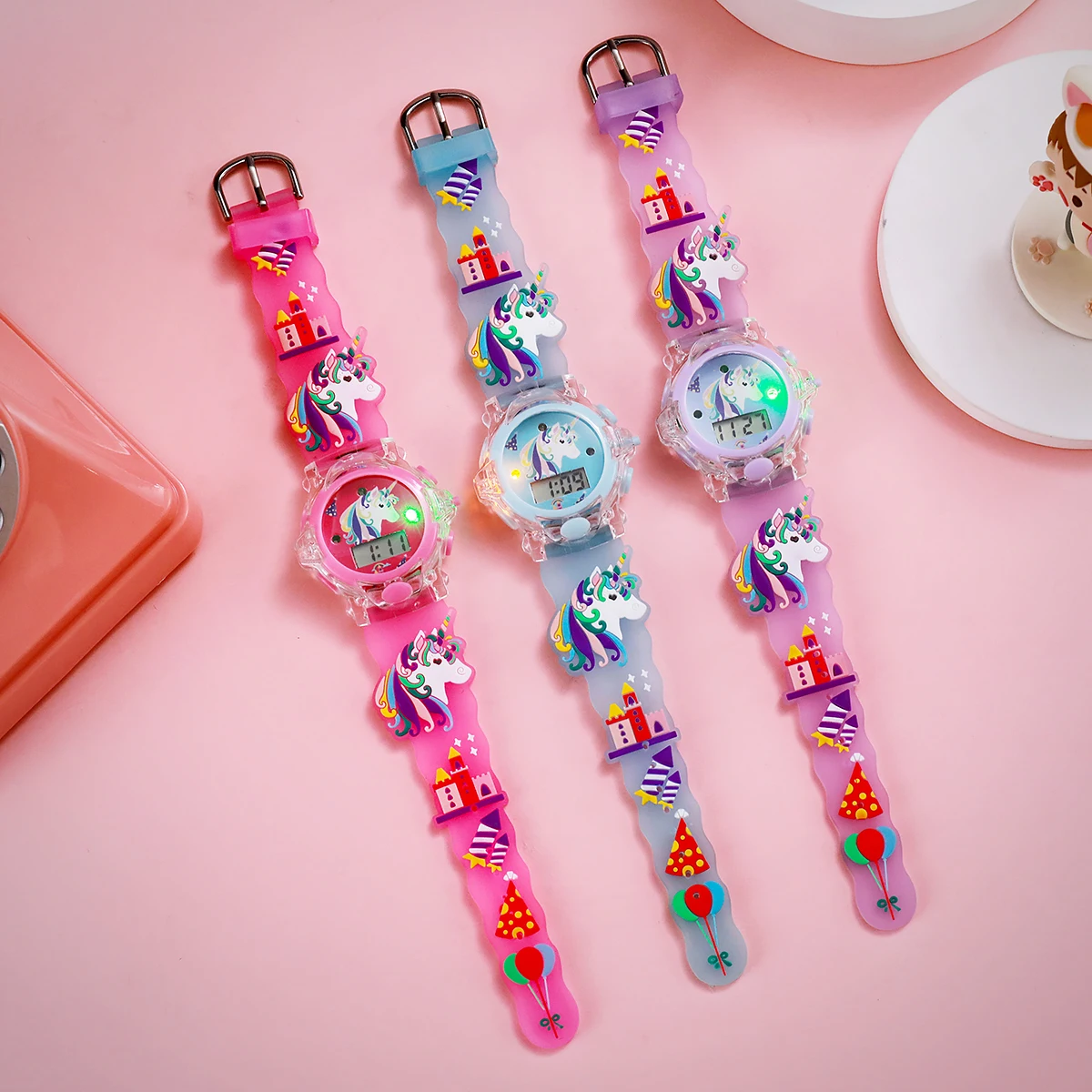 ساعة مضيئة بنمط الاحتفال الكرتوني على شكل وحيد القرن للأطفال، مناسبة للتصفيف اليومي وهدايا المهرجانات