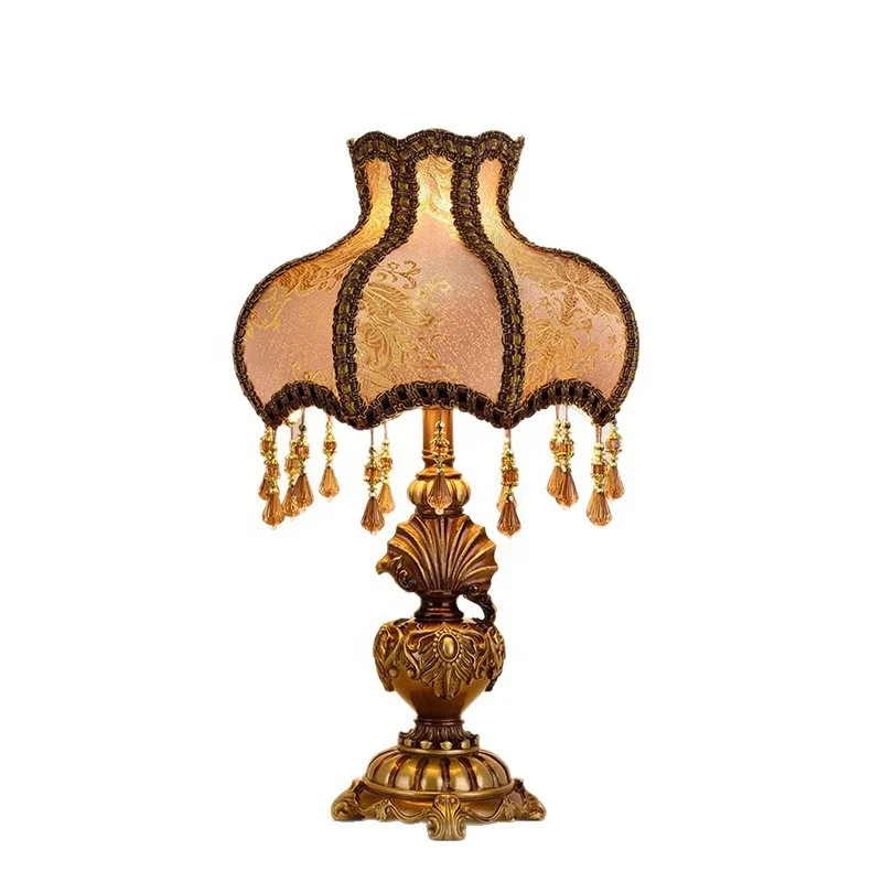 

&c Vintage Style Remote Control Dimmable Bedside Lamp Luxury European Style Resin Table Lamp for Bedroom Wedding Home Decor