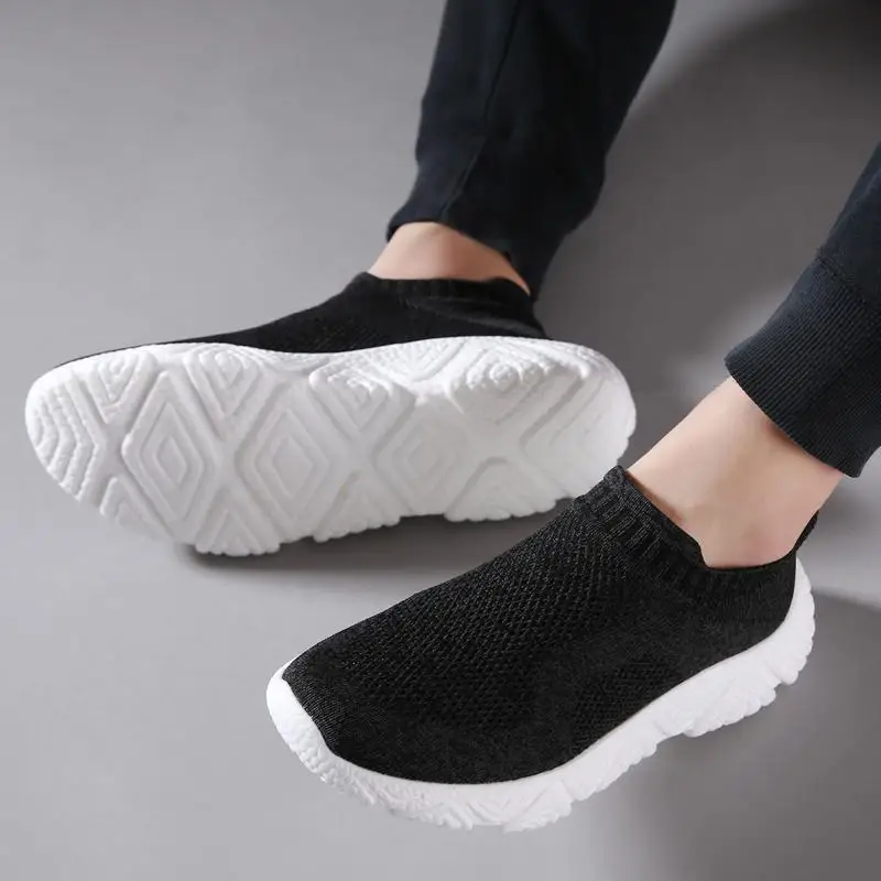 

Весенне-летняя мужская обувь, повседневная обувь, спортивная обувь для отдыха на мягкой подошве, легкие лоферы без шнуровки