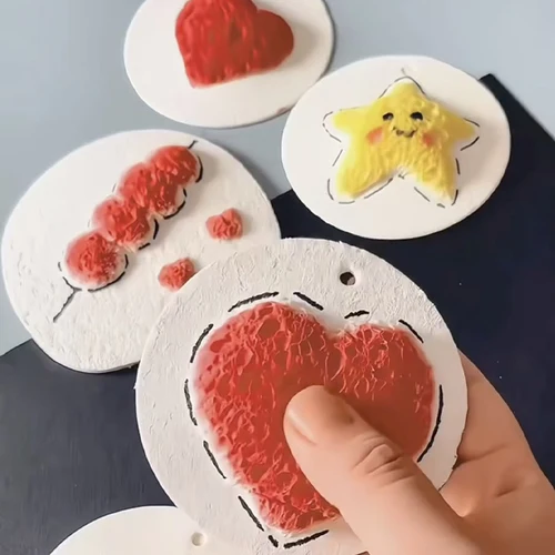 الورق والوسائط القابلة للطباعة