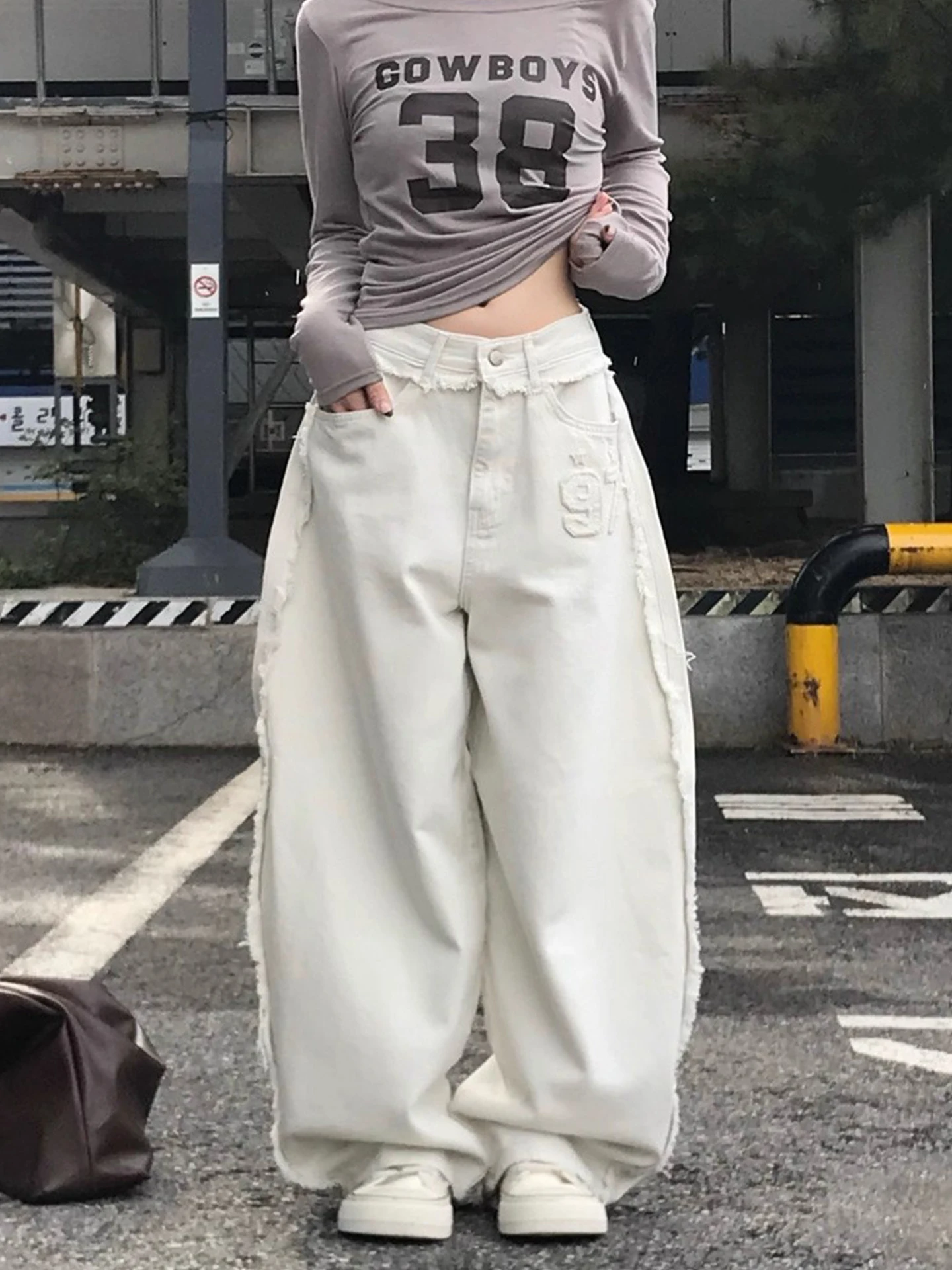 

Джинсы с выцветшими буквами в стиле ретро, прямые широкие брюки с высокой талией для женщин, осень-зима, модные большие размеры, утягивающие брюки...