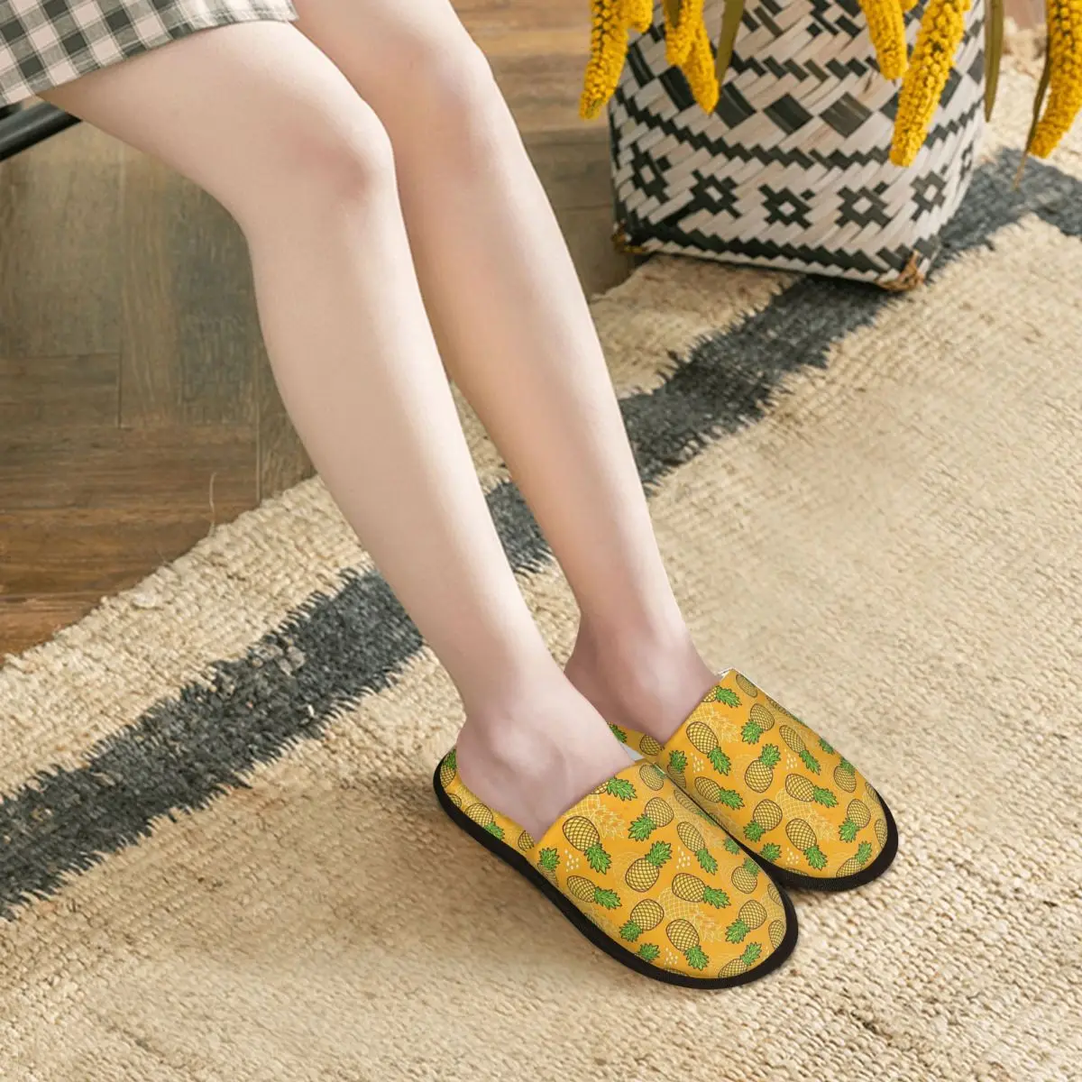 Custom Cartoon Pineapple Tropical Fruit Pattern Slippers Memory Foam Warm Soft Women House Slipper Bedroom Fluffy Shoes