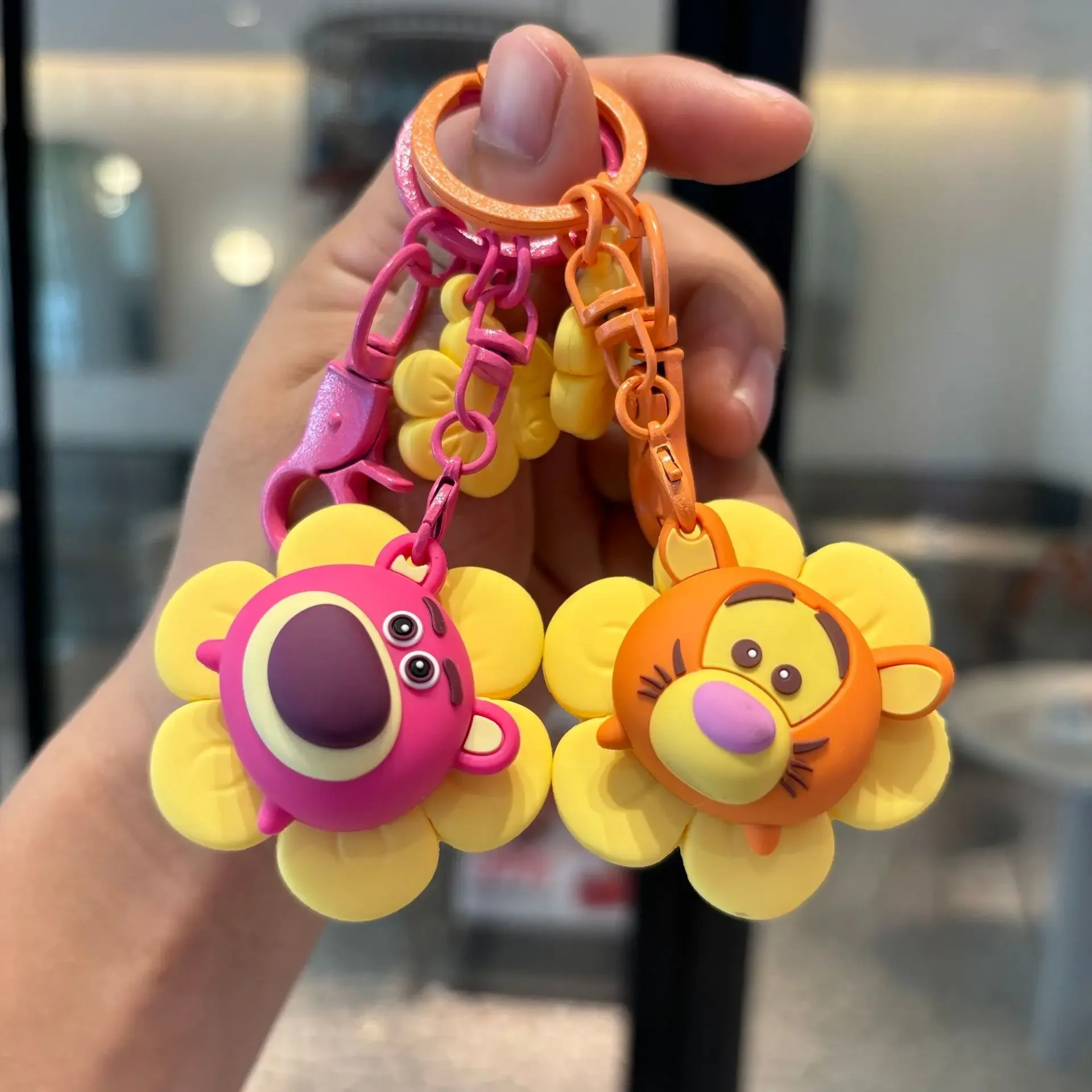 

Disney Keychain Cartoon Figure Cute Strawberry Bear Retractable Sunflower Movable Delicate Pendant Accessories Decoration Gifts