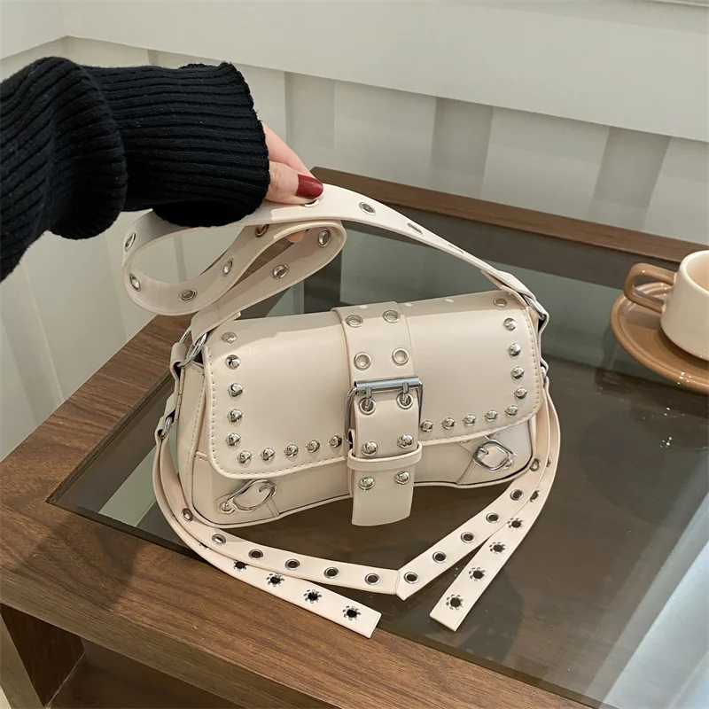 

Y2k New Single Shoulder Crossbody Bag, Trendy and Cool Texture, Spicy Rivets, Fashionable and Personalized Design Armpit Bags