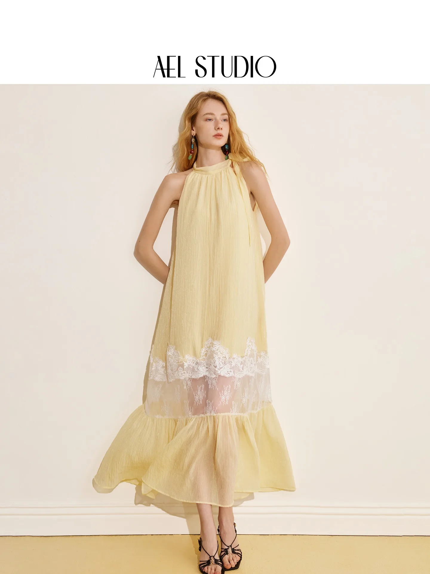 AEL Original Seaside Vacation Hellgelbes Neckholder-Kleid für Damen, Sommer 2026, mit Spitzenapplikationen, elegantes Kleid – Detail 3