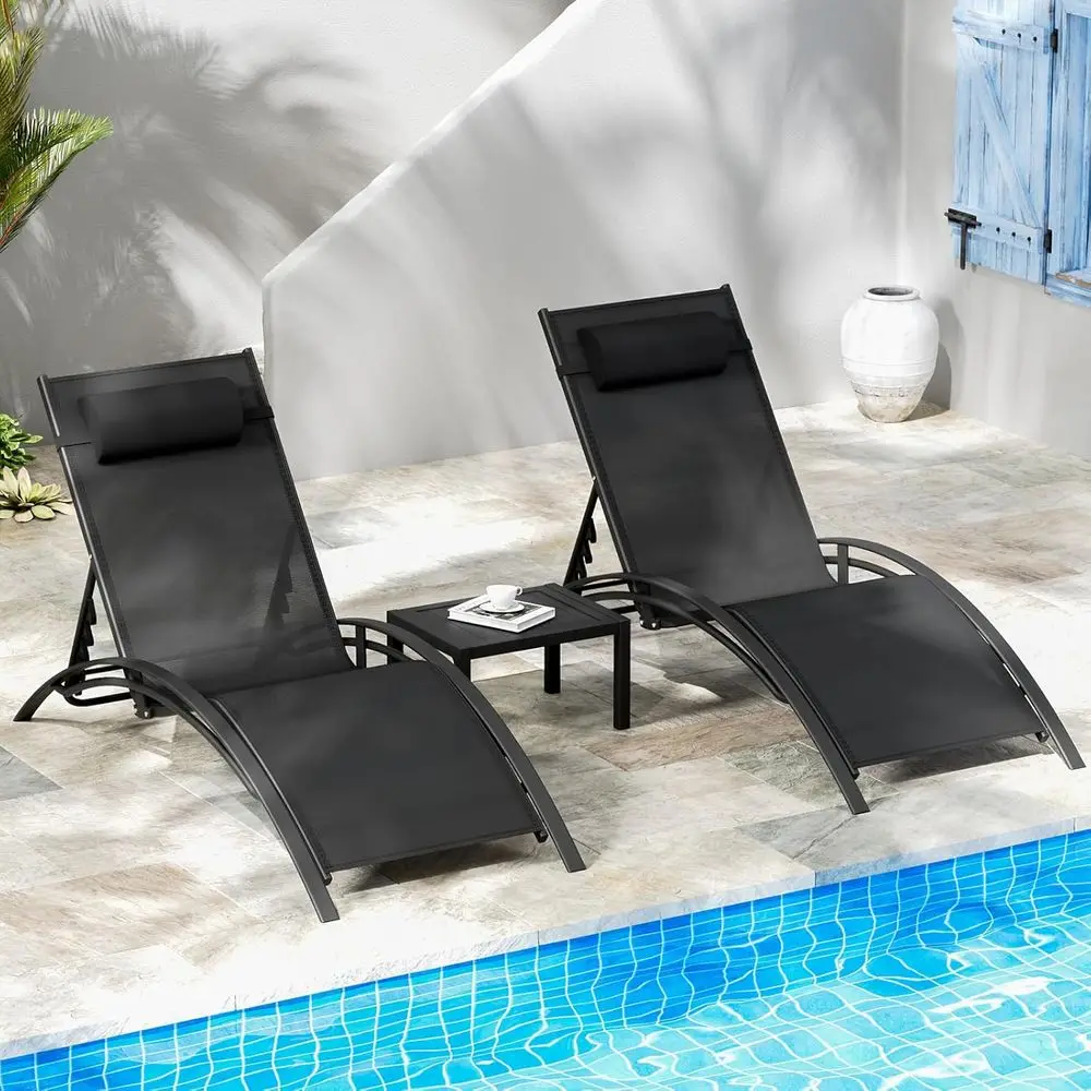 

Черный комплект из трех предметов для отдыха на открытом воздухе в бассейне с регулируемыми креслами и приставными столиками