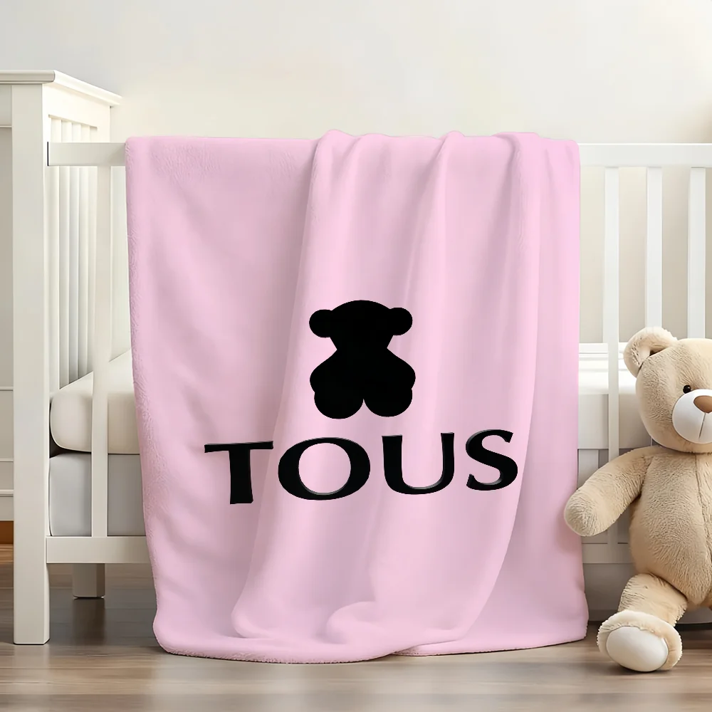 

Hot Fashion Brand T-Tous B-Bear Blanket Soft and Skin Friendly For Couch Bed Napping Bedspread All Seasons Comforter