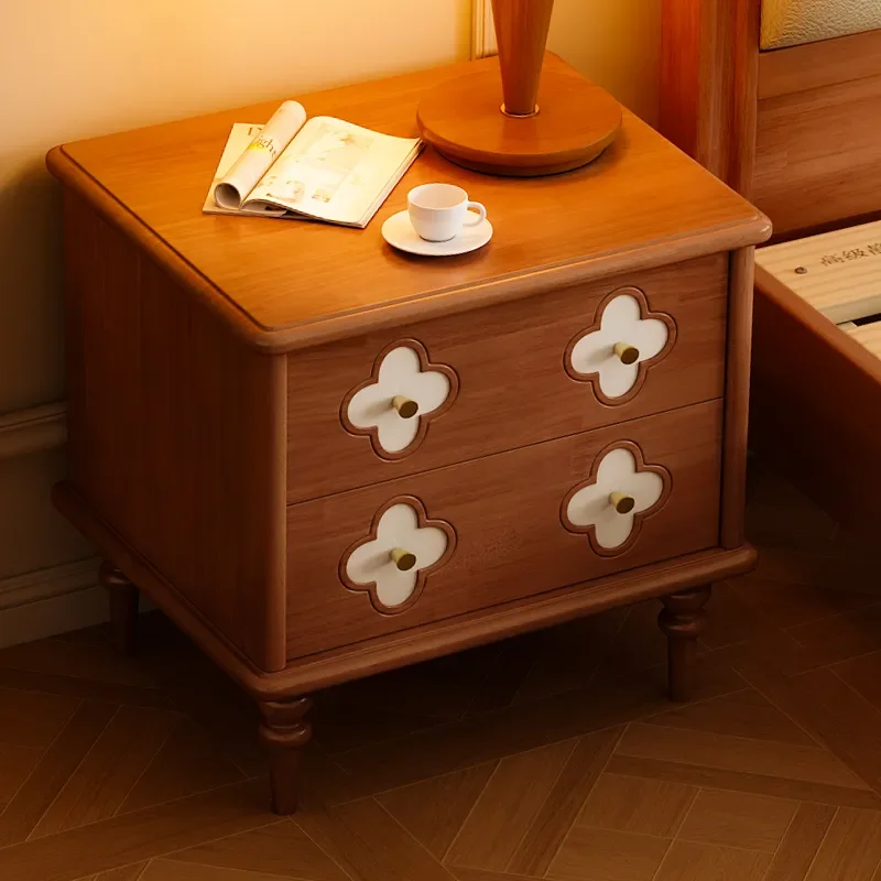 French Style Four Leaf Clover Bedside Table Solid Wood Nightstand Medieval Design Bedroom Storage Cabinet 2026 New Niche