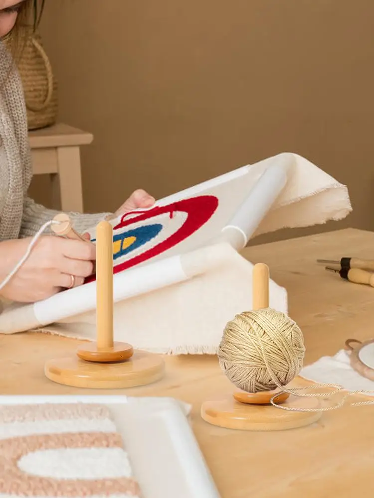 

Деревянный держатель пряжи для вязания крючком/игла, устройство для намотки пряжи, вращающееся на 360 градусов намоточное устройство для ручной работы, вязания, плетения, вышивки
