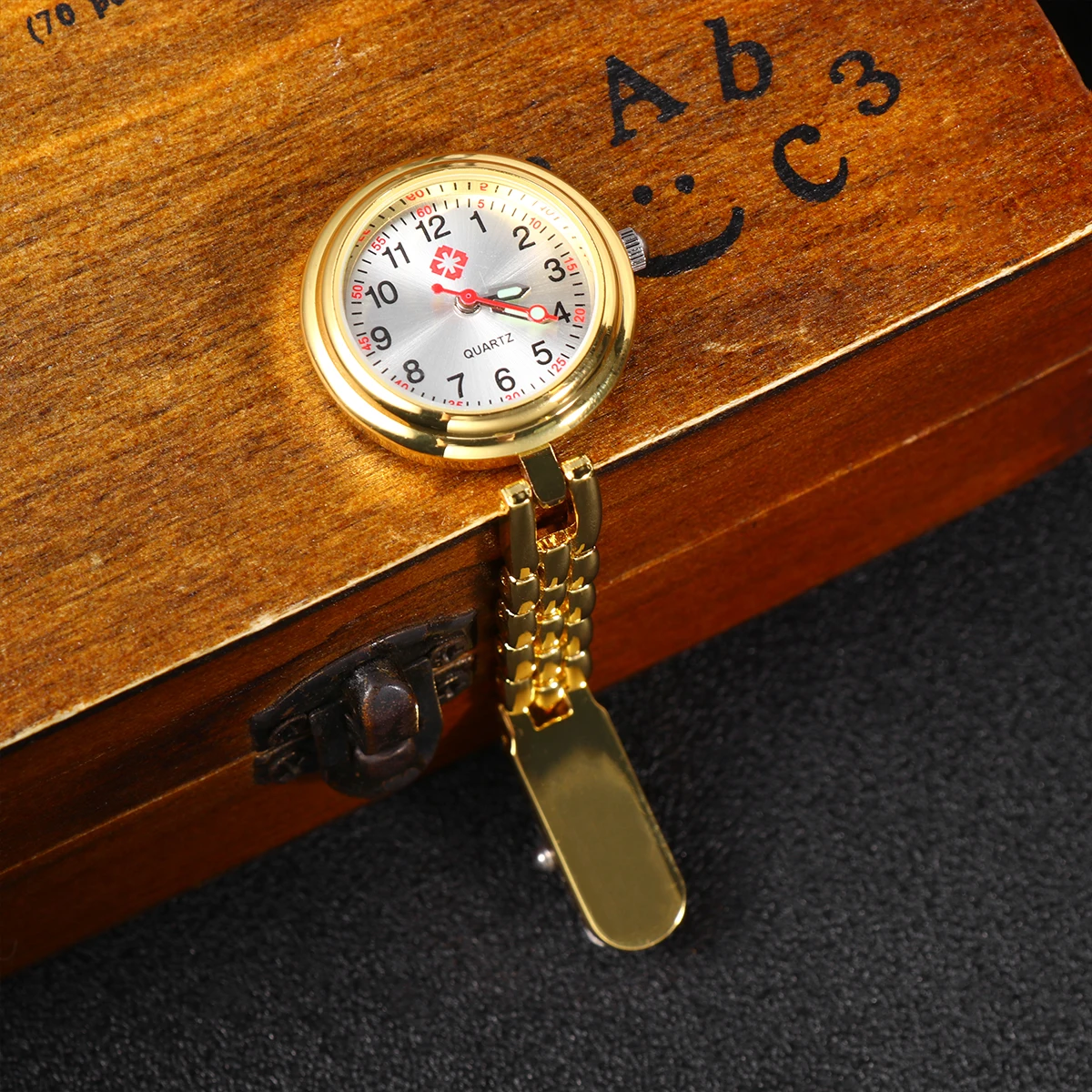 

Pocket Watch for Women Nurse Quartz Buckle Hanging Watches Ladies Precise Timekeeping Durable Alloy Easy Use Comfortable Match