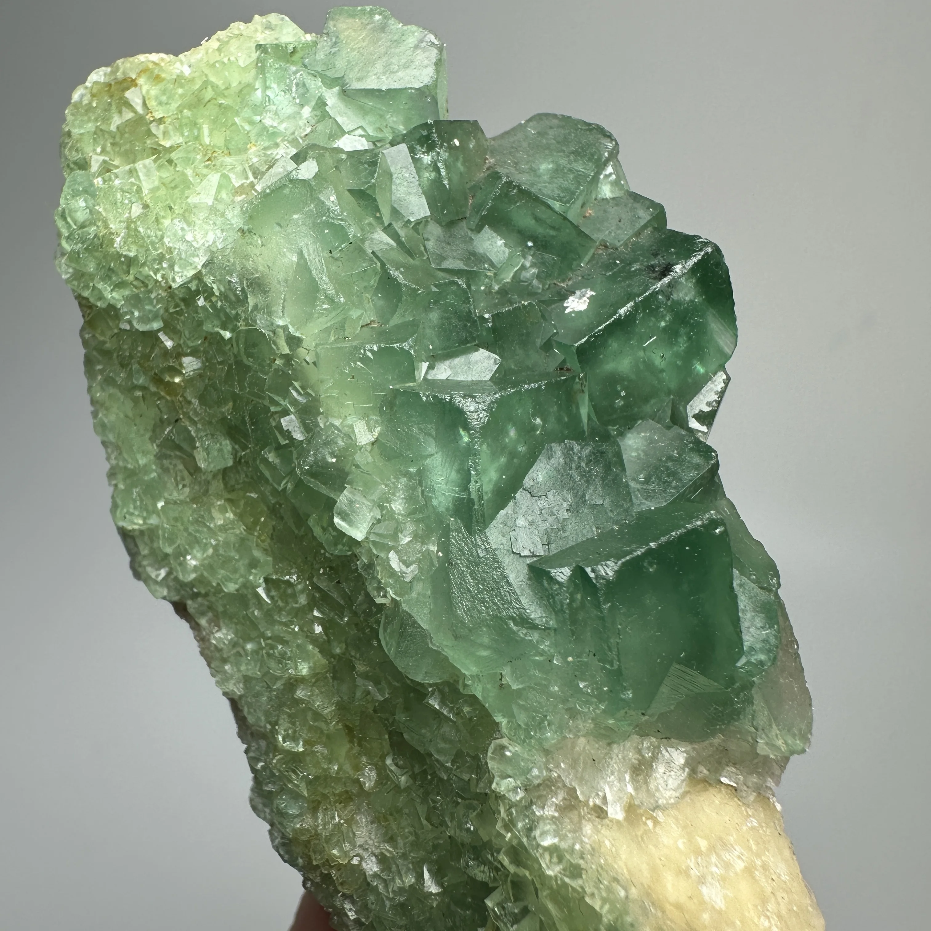 

Madagascar daylight fluorite natural mineral crystal ore specimen original stone gemstone strange stone ornamental stone