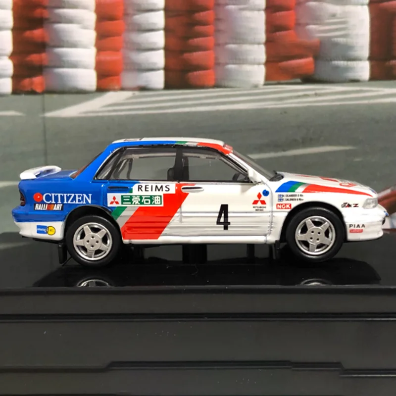 Para 1/64 Scale MOTORS Galant VR4 Alloy Car Model Static Collection Decorated Holiday Gifts Toys Souvenir Gift