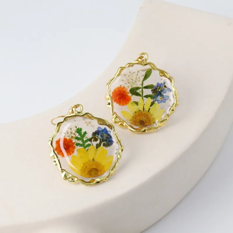 Exquisite Dried Flower Earrings Handmake Epoxy Resin Pressed Flower Earrings Colorful Flower Plant Earring Custom Accessories